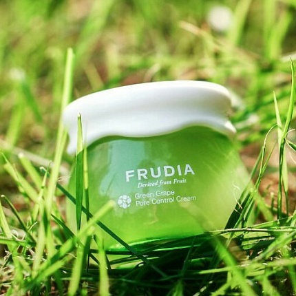Себорегулирующий крем с зеленым виноградом Frudia Green Grape Pore Control Cream, 55 г